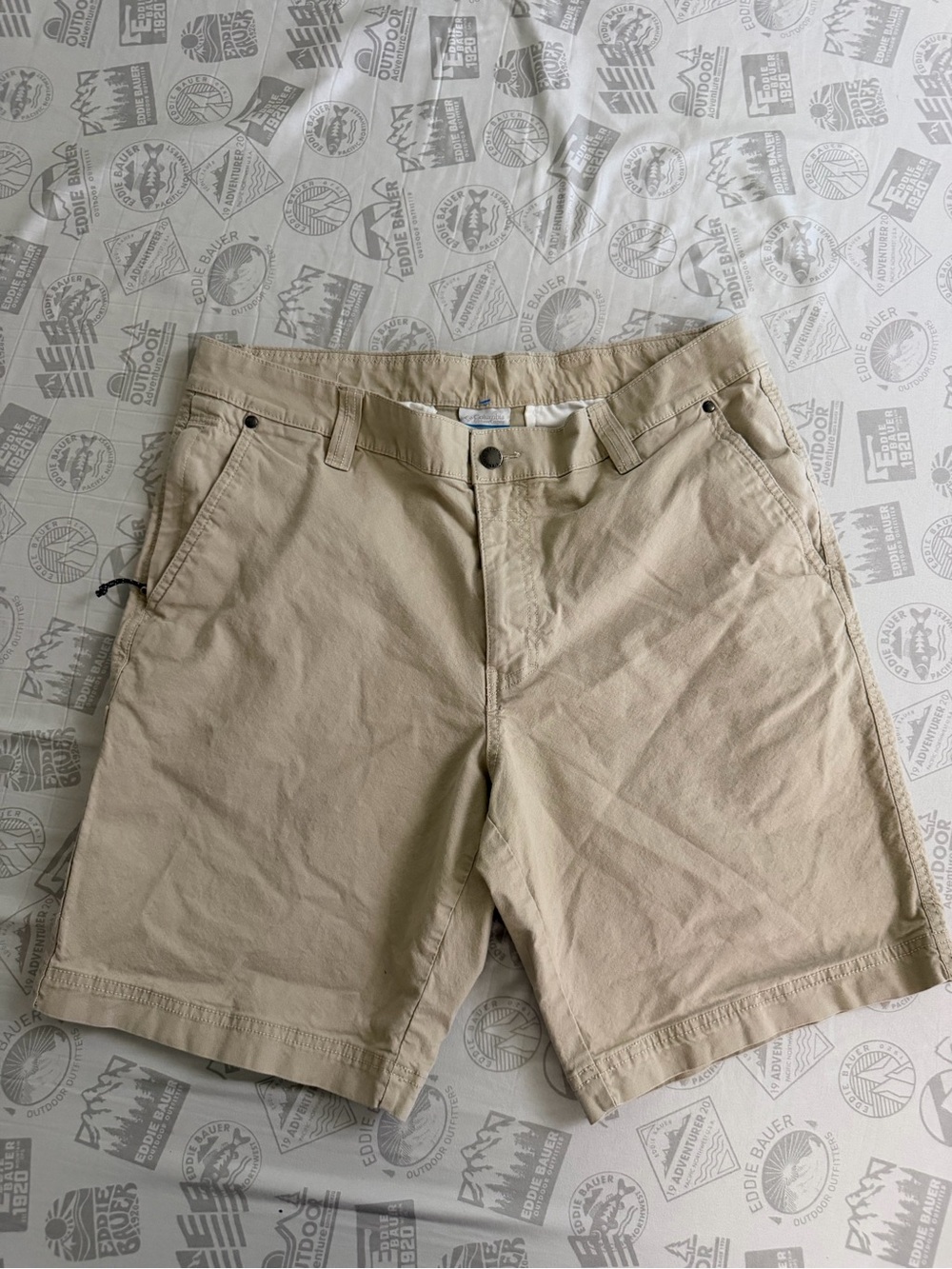Columbia Men’s Khaki Tan 10" Cargo Hiking Outdoor Canvas Shorts Size 36X10Length